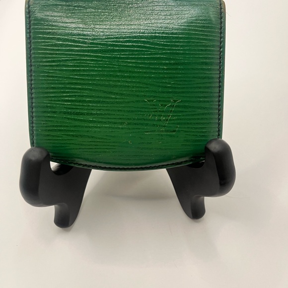 Louis Vuitton Other - LOUIS VUITTON LV “Malletier” Vintage Paris Green 💚 EPI Vintage Card Holder EUC 💚